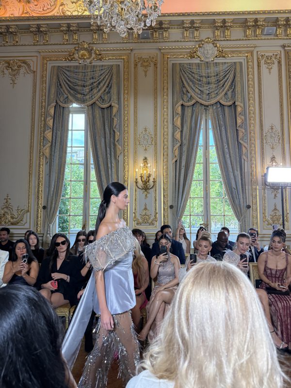Isabella Duarte en la Paris Fashion Week